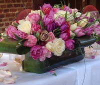 /album/virag-dekoracio/wedding-flowers-tulips-spring-top-table-ffce-jpg/
